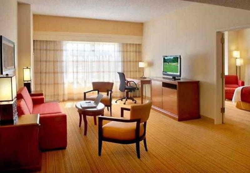 ホテル Courtyard By Marriott Newark エリザベス エクステリア 写真